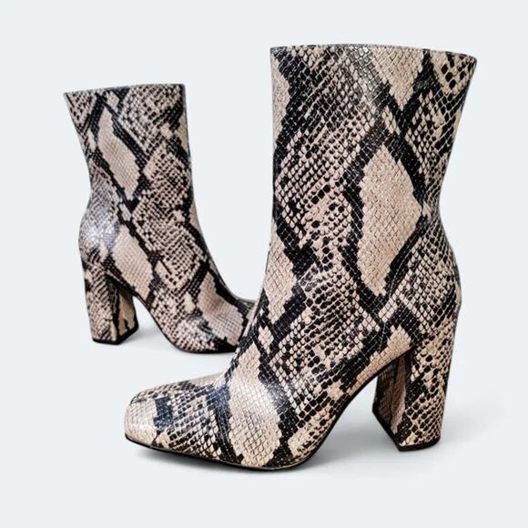 Steve Madden Womens Fulton Boots Size 8 Faux Leather Snake Print Square Toe - Picture 1 of 12